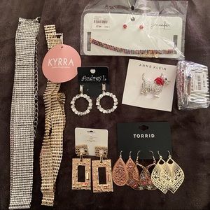 Jewelry Bundle! New with Tags! ✨ Glam ✨